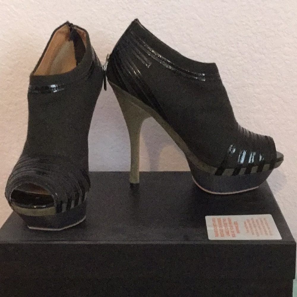 L.A.M.B Stiletto peep-toe bootie